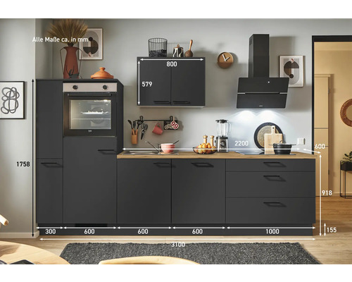 Küchenzeile mit Einbaubackofen, Dunstabzugshaube und Hängeschrank mit Maßangaben