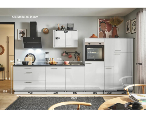 Moderne Küche mit Einbauschränken, Spüle und Elektrogeräten