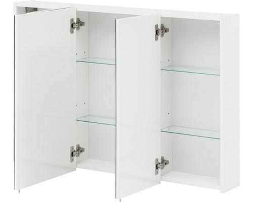 Offener weißer Spiegelschrank mit drei Türen und Glasablagen für das Badezimmer