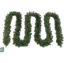 Künstliche Tannengirlande mit Lichtern für die Weihnachtsdekoration.