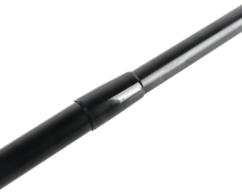 Schwarzes Rohr mit Verbindungselement