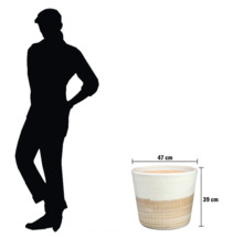 Blumentopf mit einer Höhe von 39 cm und einem Durchmesser von 47 cm