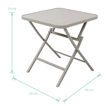 Quadratischer Klapptisch mit den Maßen 74 cm Höhe und 70 cm Breite.