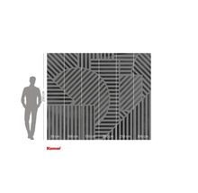 Komar Fototapete mit geometrischem Streifenmuster und Maßangaben