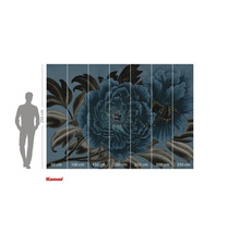 Tapete mit Blumenmuster und Größenangaben