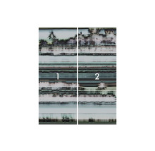 Zwei Bahnen der Tapete mit Landschaftsmotiv