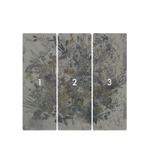 Tapete mit Blumenmuster, bestehend aus drei Bahnen