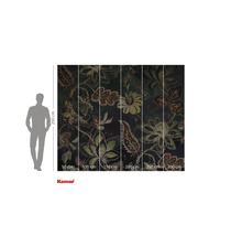 Fototapete mit floralem Muster und Größenangaben.