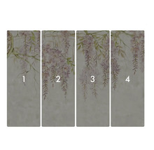 Vliestapete mit Glyzinienmuster, bestehend aus vier Bahnen