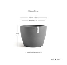 Grauer Blumentopf Ecopots Stockholm 24 mit Maßen: Höhe 17,7 Zentimeter, Außendurchmesser 23,3 Zentimeter, Volumen 5,4 Liter.