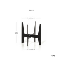 Pflanzenständer Stilts 20 aus Metall in Schwarz, Höhe 22 cm, Außendurchmesser 22 cm, Gewicht 0,5 kg.