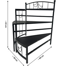 Dreistufiges Pflanzenregal aus Metall mit Abmessungen.