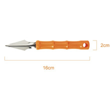Fugenkratzer mit orangefarbenem Kunststoffgriff, Gesamtlänge 16 Zentimeter, Breite 2 Zentimeter.