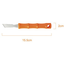 Fugenkratzer mit Kunststoffgriff, Länge 15,5 Zentimeter und Breite 2 Zentimeter.