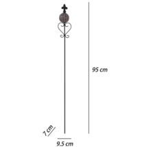 Dekorativer Gartenstab mit Glaskugel und Lilien-Aufsatz. Höhe 95 Zentimeter, Breite 9,5 Zentimeter, Tiefe 7 Zentimeter.