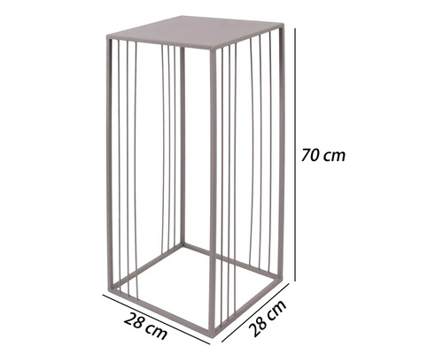 Quadratischer Metall-Blumentisch, 70 Zentimeter hoch, 28 Zentimeter breit und 28 Zentimeter tief.