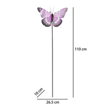 Gartenstecker mit lilafarbenem Schmetterling, Höhe 110 Zentimeter, Breite 26,5 Zentimeter, Tiefe 10 Zentimeter.