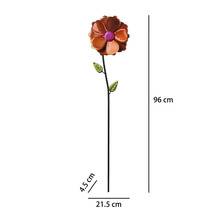 Gartenstecker aus Metall in Blumenform, Höhe 96 Zentimeter, Breite 21,5 Zentimeter, Tiefe 4,5 Zentimeter.