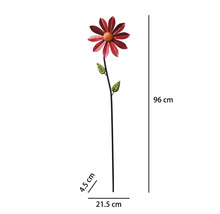 Gartenstecker Blume aus Metall, rot mit grünen Blättern, Höhe 96 Zentimeter, Breite 21,5 Zentimeter, Tiefe 4,5 Zentimeter.