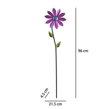 Gartenstecker Blume aus Metall, violett, Höhe 96 Zentimeter, Breite 21,5 Zentimeter.