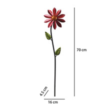 Gartenstecker aus Metall in Blumenform, Höhe 70 Zentimeter, Breite 16 Zentimeter, rot, grün und schwarz.