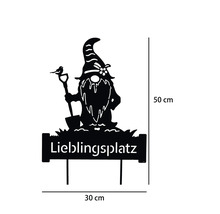 Gartenstecker Wichtel mit Schaufel und Vogel, Schriftzug Lieblingsplatz, circa 30 mal 50 Zentimeter.