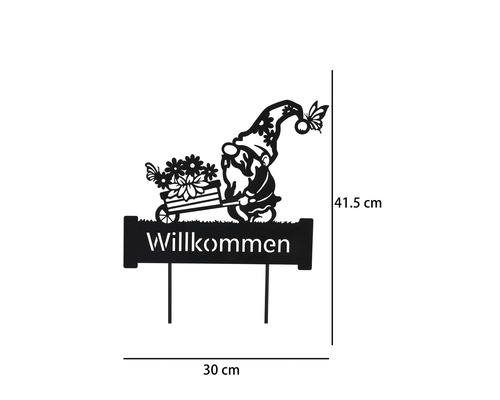 Gartenstecker aus Metall mit Zwerg, Schubkarre voller Blumen und Schriftzug Willkommen, 41,5 Zentimeter hoch und 30 Zentimeter breit.