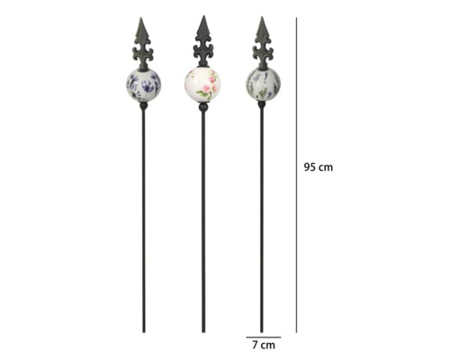 Gartenstecker aus Metall mit Keramikkugel und Zierspitze, Blumenmuster, Höhe 95 Zentimeter, Breite 7 Zentimeter.