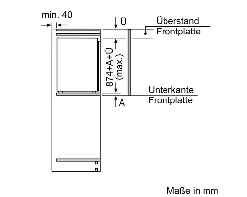 Technische Zeichnung mit Einbaumaßen für einen Kühlschrank in einem Küchenschrank mit Frontplatte in Millimetern.