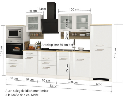 Komplette Küche mit Elektrogeräten, Arbeitsplatte, Spüle, Herd, Dunstabzugshaube, Mikrowelle und Hängeschränken mit Maßangaben