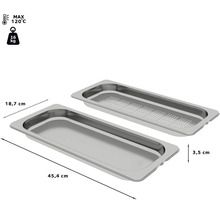 Zwei Gastronormbehälter aus Edelstahl, einer mit Löchern, Abmessungen 45,4 x 18,7 x 3,5 cm, maximale Temperaturbeständigkeit 120 Grad, maximale Belastung 16 Kilogramm