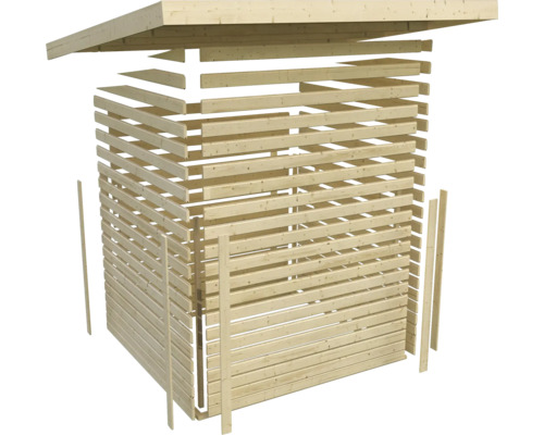 Holzgartenhaus im Aufbau mit Dach und Holzlattenwänden