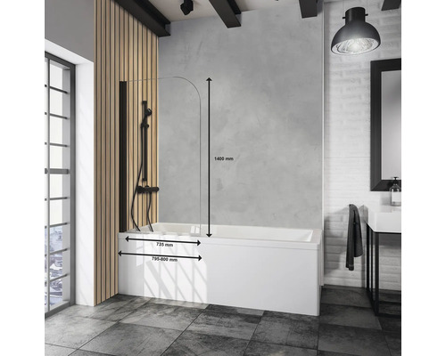 Badezimmer mit Badewanne, Duschabtrennung und Maßangaben