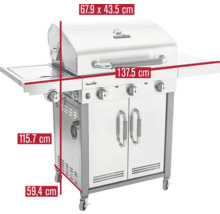 Char-Broil Gasgrill mit den Maßen 67,9 x 43,5 cm (Höhe x Tiefe) und 137,5 cm Breite, 115,7 cm Höhe und 59,4 cm Tiefe.