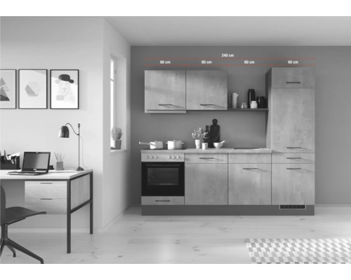 Küchenzeile mit Hängeschränken, einem Herd, einer Arbeitsplatte und einem Schreibtisch mit Laptop in einem hellen Raum.