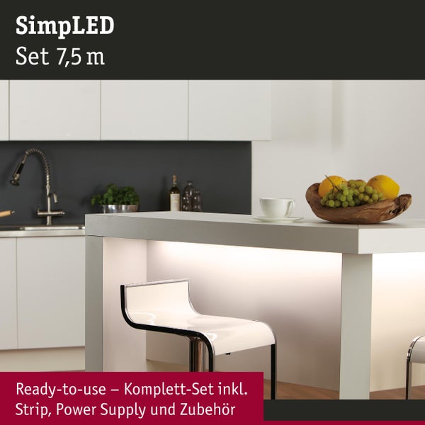 SimpLED Set 7,5 Meter in einer modernen Küche mit LED-Beleuchtung unter einer Arbeitsplatte