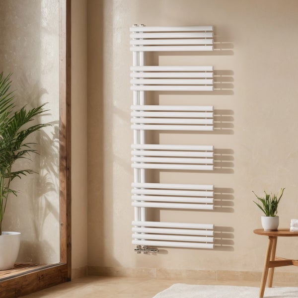 EMKE Badheizkörper mit Handtuchfunktion 1535×600 mm Rundrohr, Warmwasserheizung, Weiß, 933W, Stahl, Wandmontage, für Badezimmer geeignet