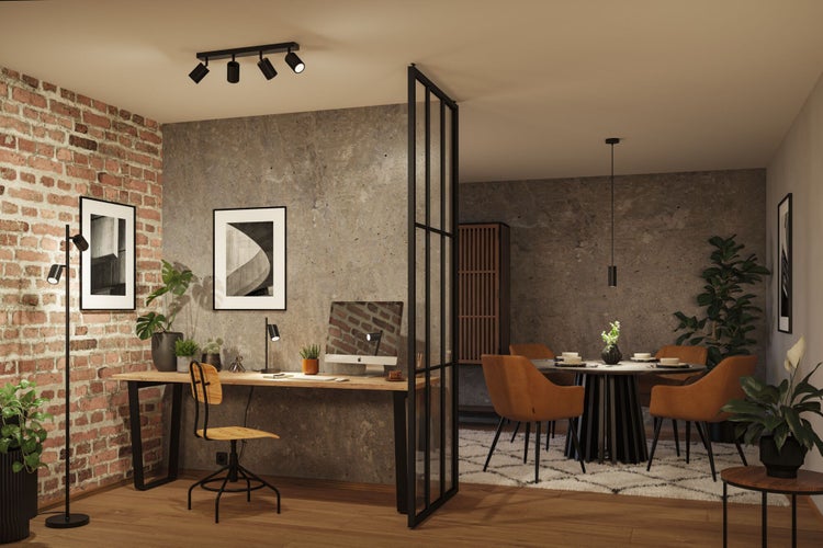 Wohnraum mit Bürobereich, Esstisch und Stühlen