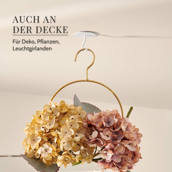 Deckenhaken zur Montage von Dekoration, Pflanzen oder Lichterketten mit einem hängenden dekorativen Metallring und Kunstblumen.