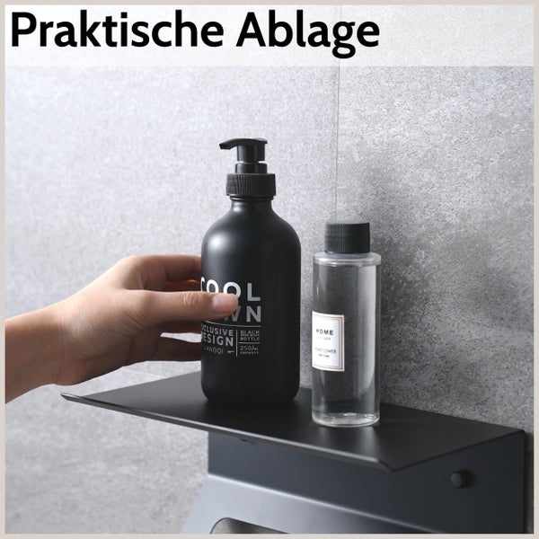 Wandablage mit Hand, auf der Kosmetikflaschen stehen, vor einer gefliesten Wand