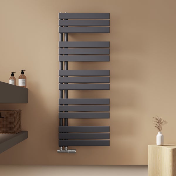 EMKE Designheizkörper, Badheizkörper Flach 1320x500 mm Anthrazit, Handtuchwärmer für Badezimmer Handtuchtrockner, Panel Handtuchhalter Seitenanschluss für Wasser 661W