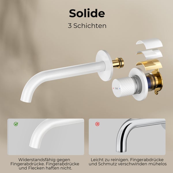 Detailansicht einer Armatur mit drei Schichten und dem Emke Logo. Fingerabdrücke und Flecken haften nicht.