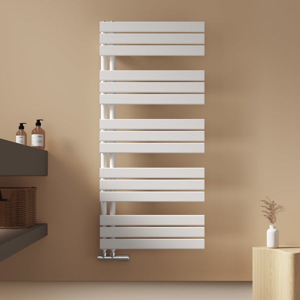 EMKE Badheizkörper Flach 1320x600 mm Weiß, Handtuchwärmer für Badezimmer Handtuchtrockner, Panel Handtuchhalter Seitenanschluss für Wasser 798W