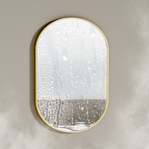 Rechteckiger Spiegel mit abgerundeten Ecken und dünnem Rahmen