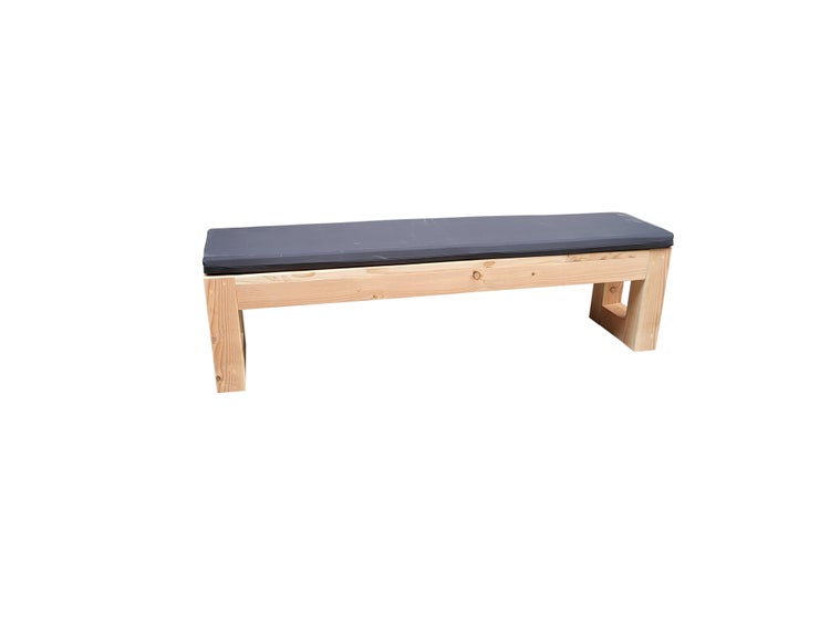 Holzbank mit Sitzkissen