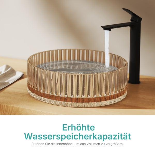 Aufbauwaschbecken aus Glas mit Wasserhahn