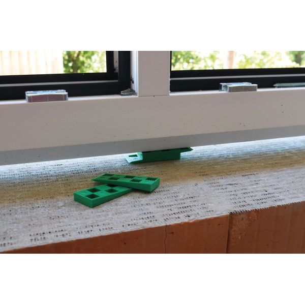 Triuso Kunststoff Rastkeil 80x30x10mm grün max.200kg, - 30 Stück je Verpackungseinheit