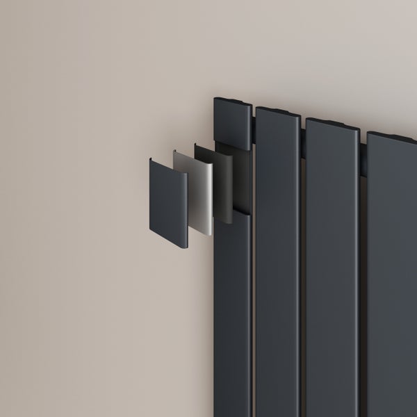 Nahaufnahme eines Rippenheizkörpers mit abnehmbaren Elementen