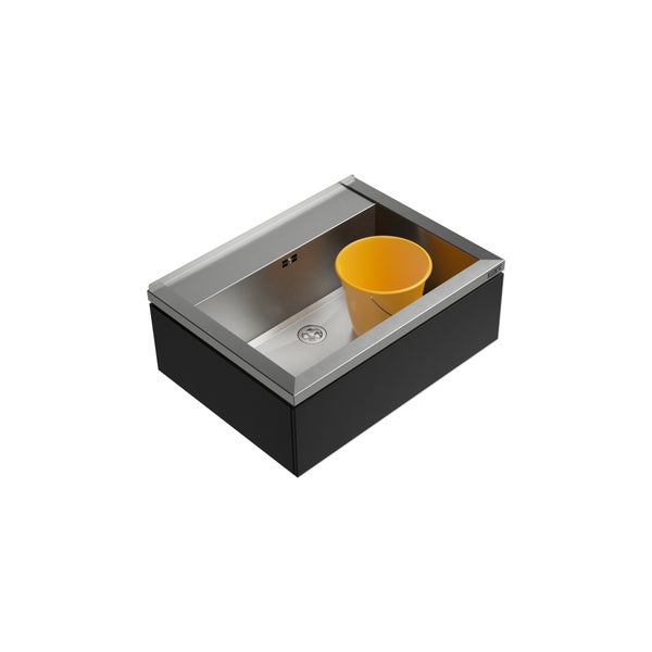 Spülbecken aus Edelstahl mit Eimer darin