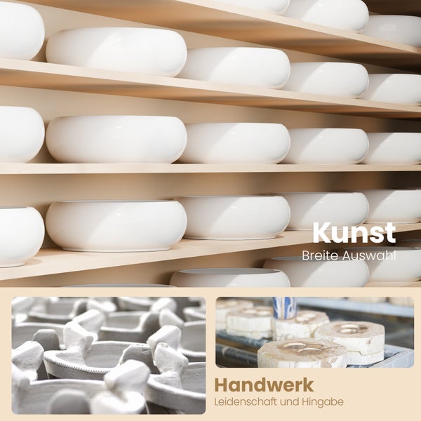 Keramikschalen auf Holzregalen, Kunst und Handwerk
